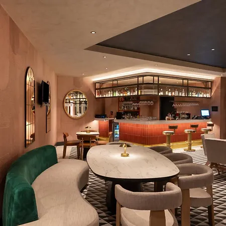 Hotell Elite World