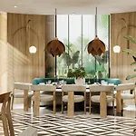 Elite World Hotel 5*