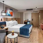 Elite World Hotel 5*